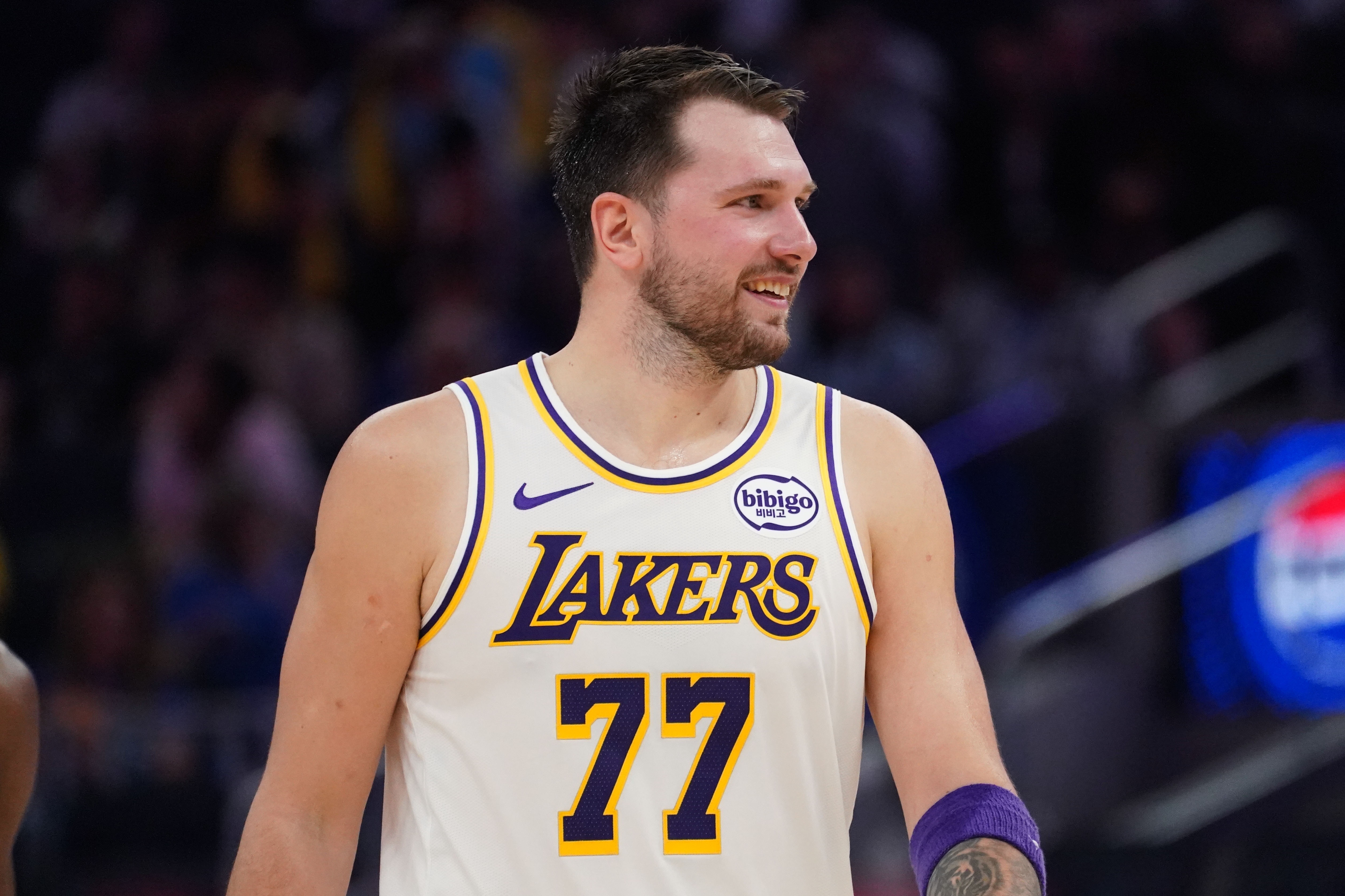 直播互动-稳是很稳！东契奇22中10得27分10板7助1帽 7失误&amp;抱怨太多是瑕疵